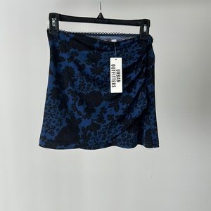 short urban outfitters navy and black skirt